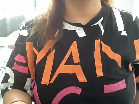 Snapshot of sassypooja chatting on 10-25-25, 07:05 sassypooja online show from 10-25-25, 07:05