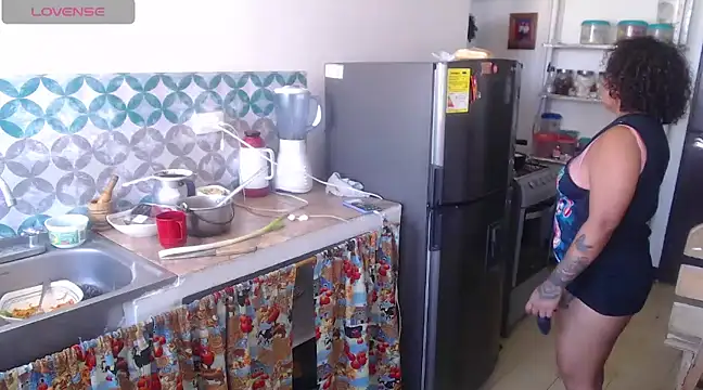 Snapshot of cougar_town chatting on 12-12-24, 05:59 cougar town online show from 12-12-24, 05:59