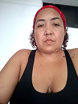 Snapshot of cougar_town chatting on 02-01-25, 10:13 cougar town online show from 02-01-25, 10:13