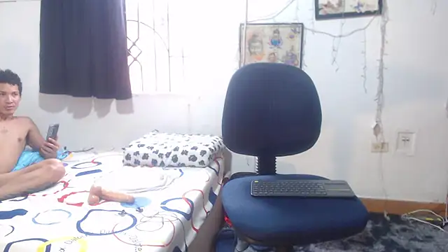 Snapshot of cougar_town chatting on 11-01-25, 07:38 cougar town online show from 11-01-25, 07:38