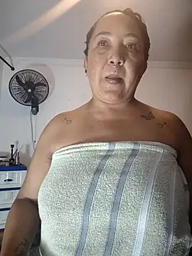 Snapshot of cougar_town chatting on 11-15-25, 05:27 cougar town online show from 11-15-25, 05:27