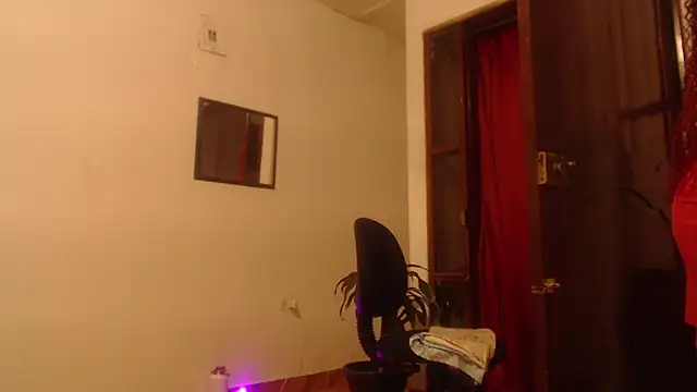 Snapshot of cougar_town chatting on 11-22-25, 12:09 cougar town online show from 11-22-25, 12:09