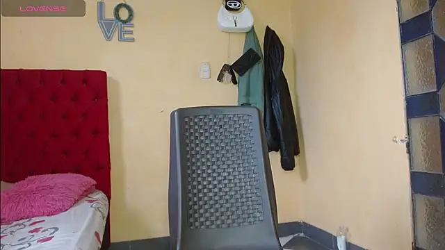 Snapshot of cristinamontiel chatting on 01-07-25, 02:19 cristinamontiel online show from 01-07-25, 02:19