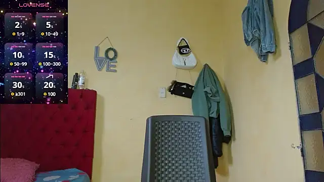 Snapshot of cristinamontiel chatting on 02-08-25, 02:27 cristinamontiel online show from 02-08-25, 02:27