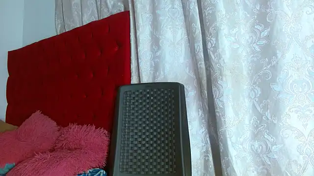 Snapshot of cristinamontiel chatting on 10-07-25, 02:14 cristinamontiel online show from 10-07-25, 02:14