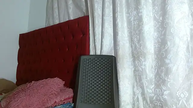 Snapshot of cristinamontiel chatting on 10-25-25, 02:24 cristinamontiel online show from 10-25-25, 02:24