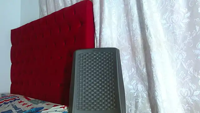 Snapshot of cristinamontiel chatting on 11-13-25, 03:55 cristinamontiel online show from 11-13-25, 03:55