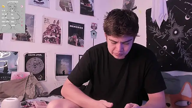 Snapshot of hothoneychile chatting on 01-26-25, 12:26 hothoneychile online show from 01-26-25, 12:26