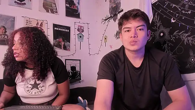 Snapshot of hothoneychile chatting on 10-12-25, 03:55 hothoneychile online show from 10-12-25, 03:55