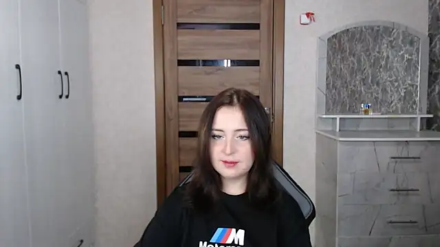 Kristy-Max online show from 10-27-25, 08:57