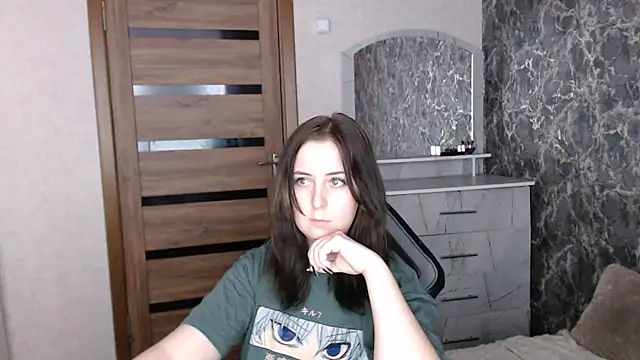 Kristy-Max online show from 12-21-25, 08:38