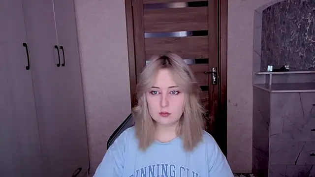 Kristy-Max online show from 02-10-26, 04:49