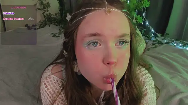 Snapshot of SunnyRisha chatting on 01-16-25, 04:07 SunnyRisha online show from 01-16-25, 04:07