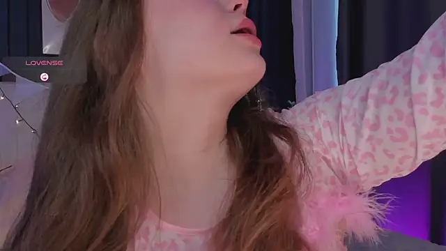 Snapshot of SunnyRisha chatting on 02-22-25, 06:28 SunnyRisha online show from 02-22-25, 06:28