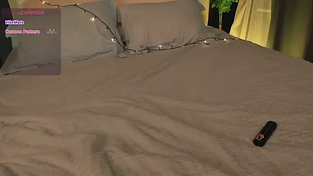 Snapshot of SunnyRisha chatting on 03-04-25, 06:04 SunnyRisha online show from 03-04-25, 06:04