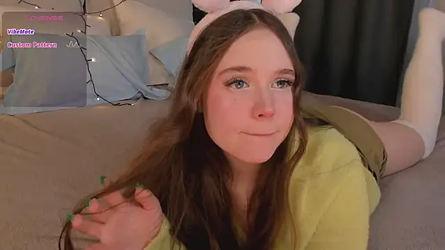 Snapshot of SunnyRisha chatting on 03-10-25, 05:54 SunnyRisha online show from 03-10-25, 05:54