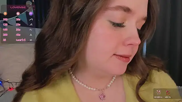 Snapshot of SunnyRisha chatting on 03-17-25, 05:56 SunnyRisha online show from 03-17-25, 05:56