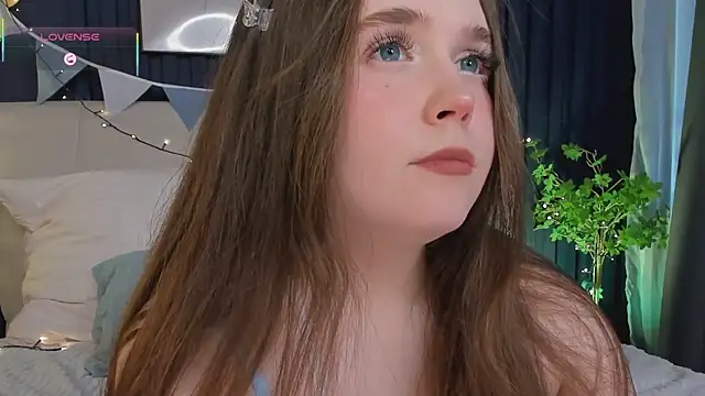 Snapshot of SunnyRisha chatting on 03-21-25, 06:16 SunnyRisha online show from 03-21-25, 06:16