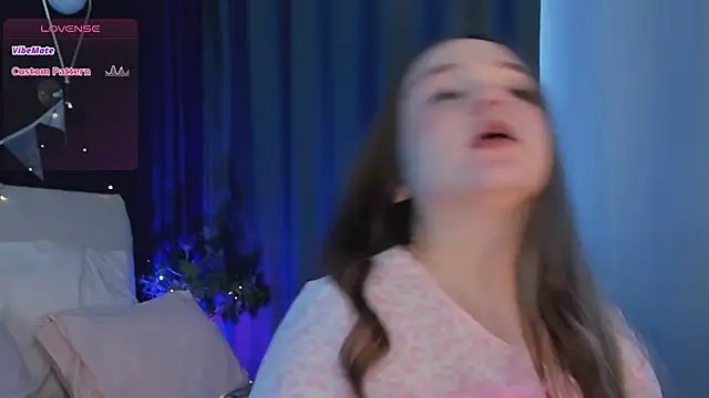 Snapshot of SunnyRisha chatting on 03-22-25, 06:00 SunnyRisha online show from 03-22-25, 06:00