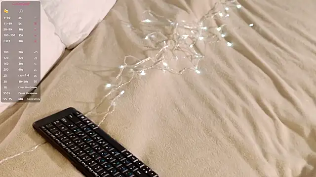 Snapshot of SunnyRisha chatting on 10-12-25, 05:06 SunnyRisha online show from 10-12-25, 05:06