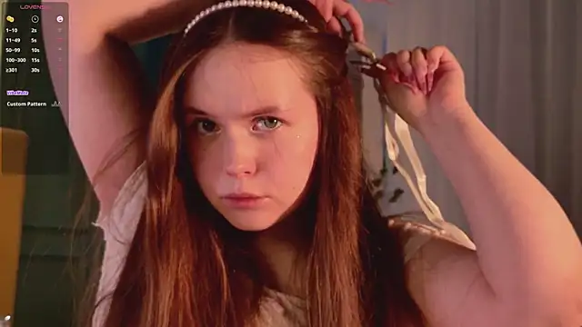 Snapshot of SunnyRisha chatting on 10-20-25, 05:08 SunnyRisha online show from 10-20-25, 05:08