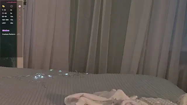 Snapshot of SunnyRisha chatting on 10-26-25, 05:24 SunnyRisha online show from 10-26-25, 05:24