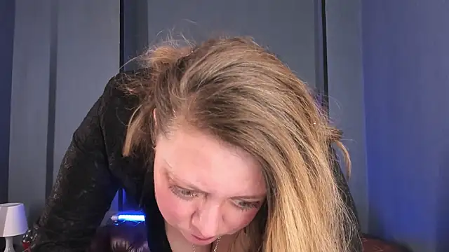 JesiaFoxi online show from 01-13-25, 02:42