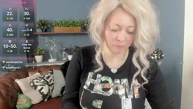 JesiaFoxi online show from 02-10-26, 08:13