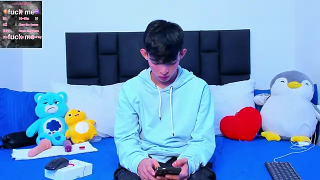 Snapshot of Tonny_twink_ chatting on 03-08-25, 07:38 Tonny twink online show from 03-08-25, 07:38