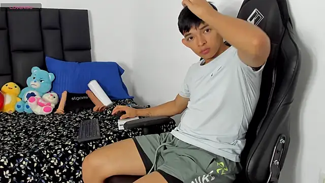 Tonny twink  online show from 07-06-26, 01:35