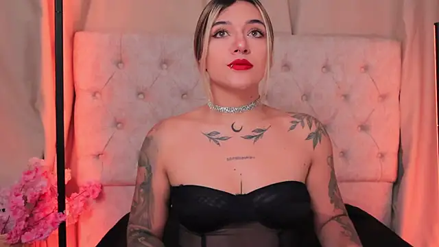 Snapshot of ashleyvalirya chatting on 02-06-25, 03:48 ashleyvalirya online show from 02-06-25, 03:48