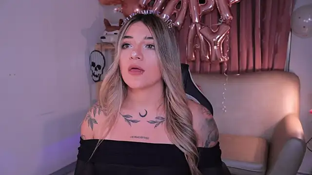 Snapshot of ashleyvalirya chatting on 10-24-25, 04:20 ashleyvalirya online show from 10-24-25, 04:20