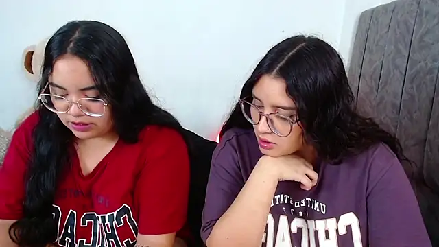 Snapshot of maddie-and-chelsea- chatting on 01-12-25, 10:43 maddie-and-chelsea- online show from 01-12-25, 10:43