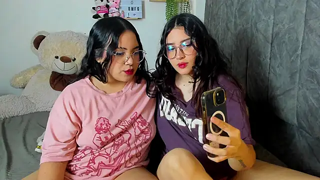 Snapshot of maddie-and-chelsea- chatting on 10-03-25, 11:18 maddie-and-chelsea- online show from 10-03-25, 11:18