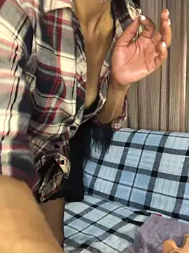 niccki3 online show from 01-21-25, 07:37