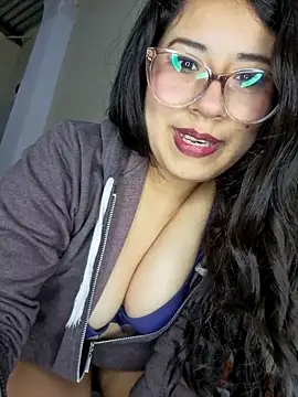 Snapshot of MishuColfer chatting on 10-26-25, 05:13 MishuColfer online show from 10-26-25, 05:13