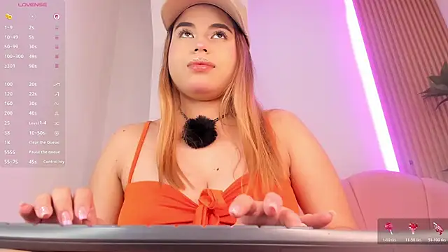 Victoria vallejo  online show from 12-21-25, 11:39