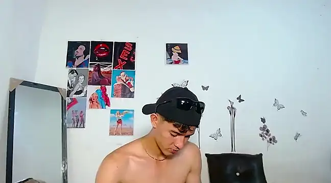 Snapshot of cristofer_988 chatting on 02-21-25, 04:18 cristofer 988 online show from 02-21-25, 04:18