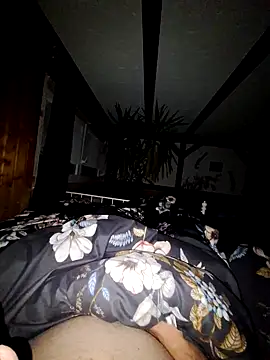 Snapshot of schlonzi81 chatting on 12-29-24, 10:25 schlonzi81 online show from 12-29-24, 10:25