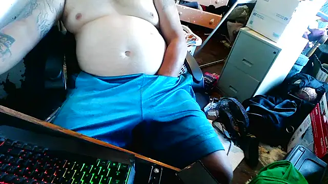 Snapshot of slickwill123 chatting on 07-13-26, 10:56 slickwill123 online show from 07-13-26, 10:56