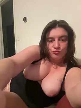 Snapshot of mermaid0794 chatting on 02-10-26, 06:17 mermaid0794 online show from 02-10-26, 06:17