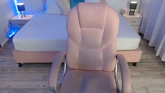 zoe jones13 online show from 01-13-26, 03:23