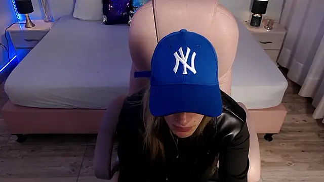 zoe jones13 online show from 03-05-26, 03:13