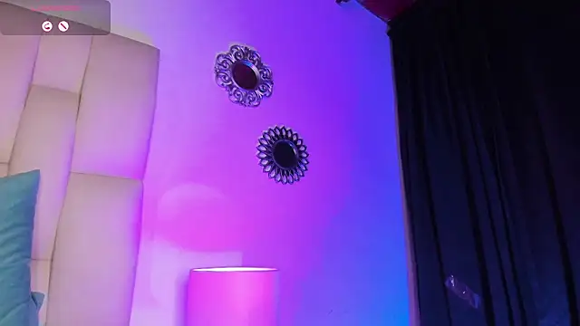 Snapshot of Mia_ross16 chatting on 01-19-25, 01:32 Mia ross16 online show from 01-19-25, 01:32