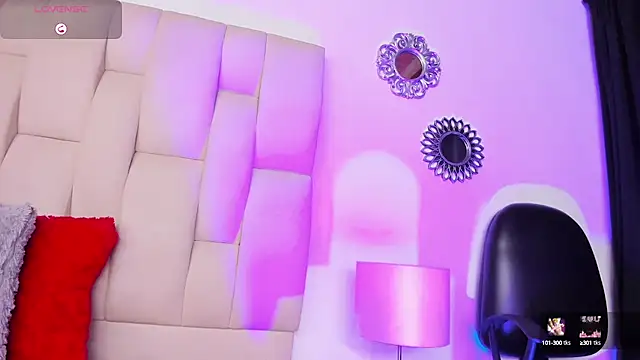 Snapshot of Mia_ross16 chatting on 01-19-25, 01:44 Mia ross16 online show from 01-19-25, 01:44