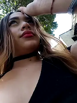 Snapshot of Mia_ross16 chatting on 01-19-25, 04:46 Mia ross16 online show from 01-19-25, 04:46