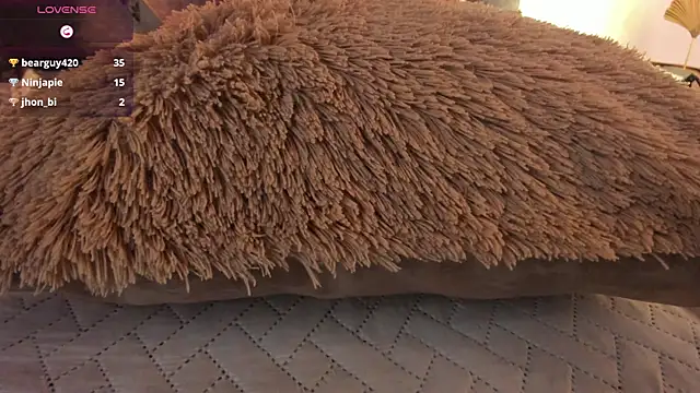 Snapshot of Mia_ross16 chatting on 02-18-25, 02:05 Mia ross16 online show from 02-18-25, 02:05