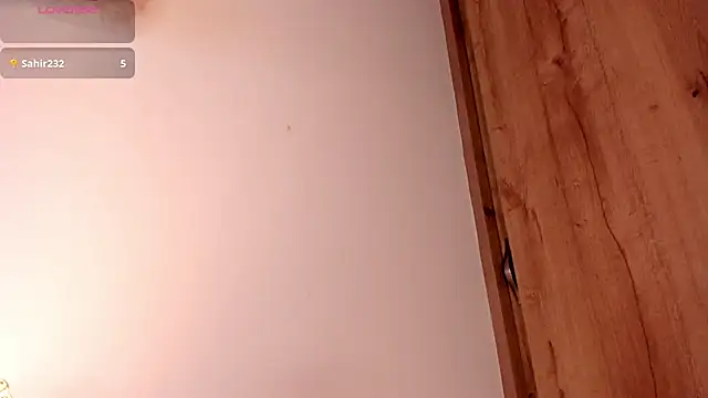 Snapshot of Mia_ross16 chatting on 02-21-25, 02:06 Mia ross16 online show from 02-21-25, 02:06