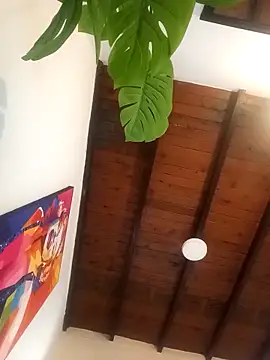 Snapshot of Mia_ross16 chatting on 03-08-25, 04:39 Mia ross16 online show from 03-08-25, 04:39