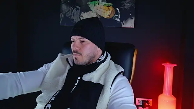 Snapshot of AngeloEric chatting on 12-09-24, 09:28 AngeloEric online show from 12-09-24, 09:28